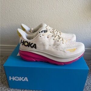 HOKA Clifton Women's White & Pink Running Shoes- Size 5.5- New in Box!